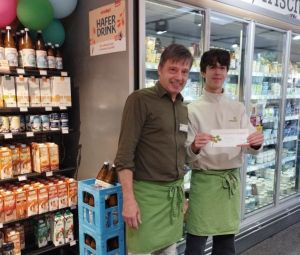 fejo25 Yann im Bioladen 2 300